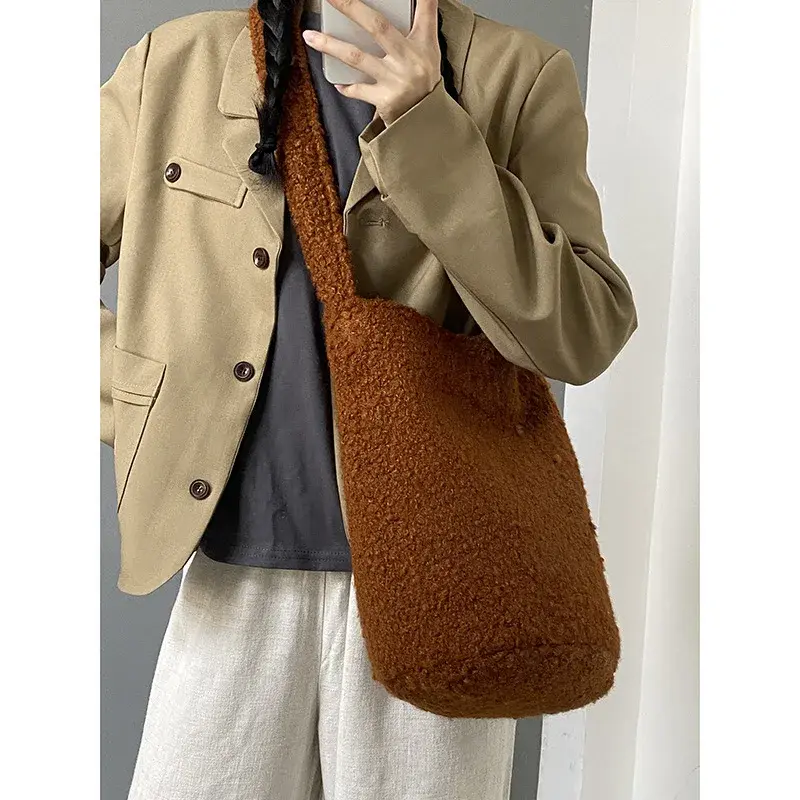 Retro Furry Women's Bucket Shoulder Bags Faux Lamb Wool Ladies Red Crossbody Bag Soft Plush Female Winter Handbags Purse Tote
