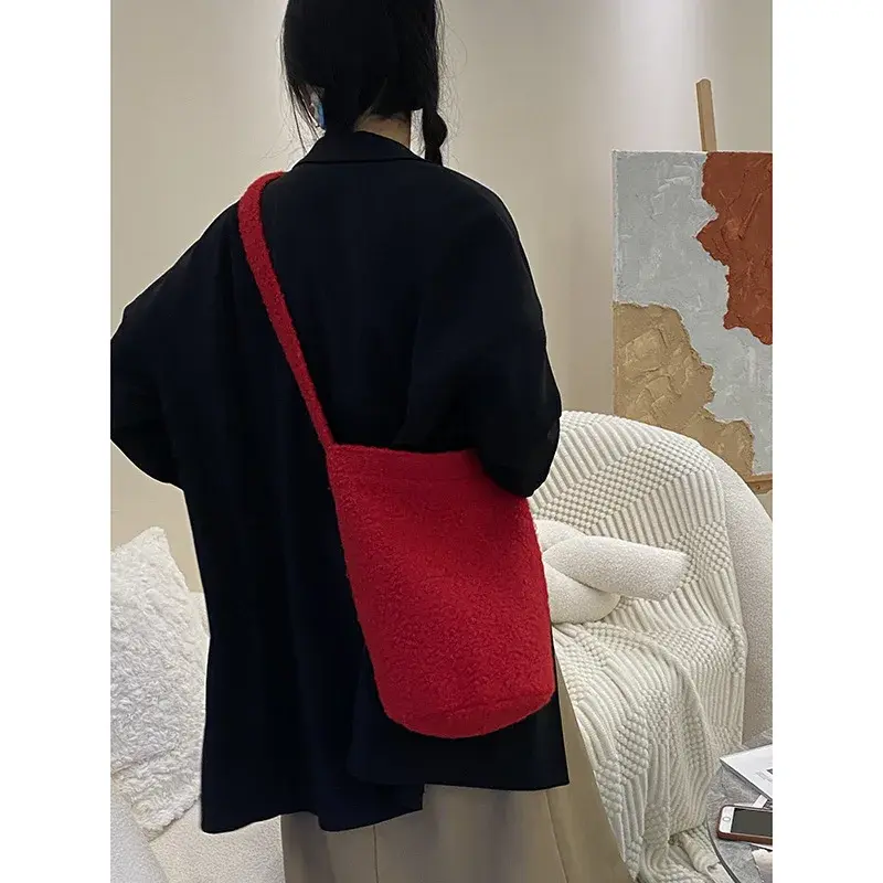 Retro Furry Women's Bucket Shoulder Bags Faux Lamb Wool Ladies Red Crossbody Bag Soft Plush Female Winter Handbags Purse Tote