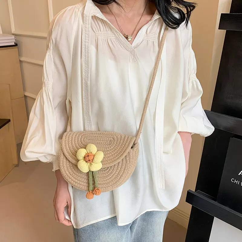 Summer Flower Straw Shoulder Shell Bags for Women Fashion Beach Vacation Ladies Crossbody Bag Purse Casual Female Phone Handbags