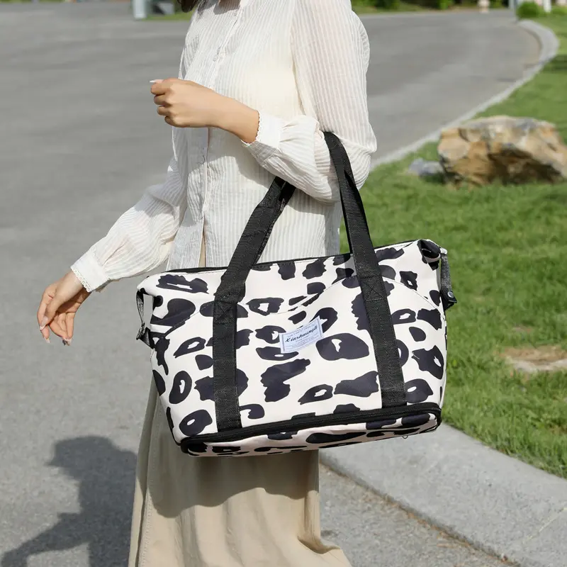 Large Capacity Portable Travel Ladies Shoulder Bag Leopard Prints Female Waterproof Oxford Cloth Handbags Girls Tote Fitness Bag