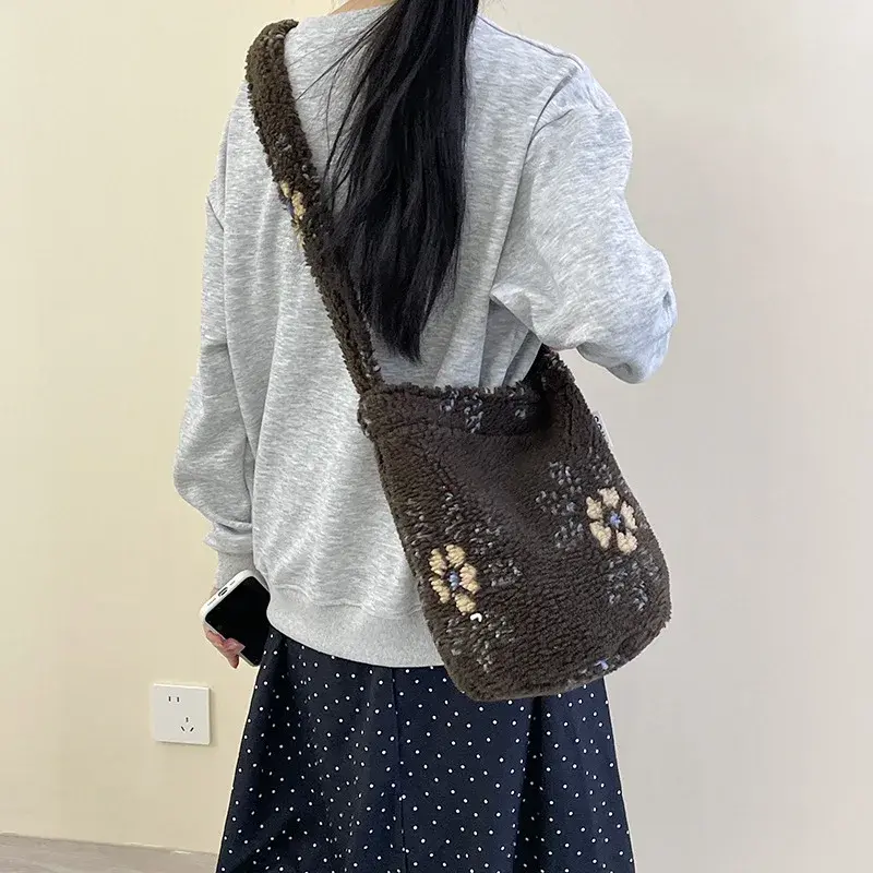 Leopard Print Polka Dot Women's Bucket Shoulder Bags Soft Plush Commuter Ladies Crossbody Bag Simple Female Handbags Tote