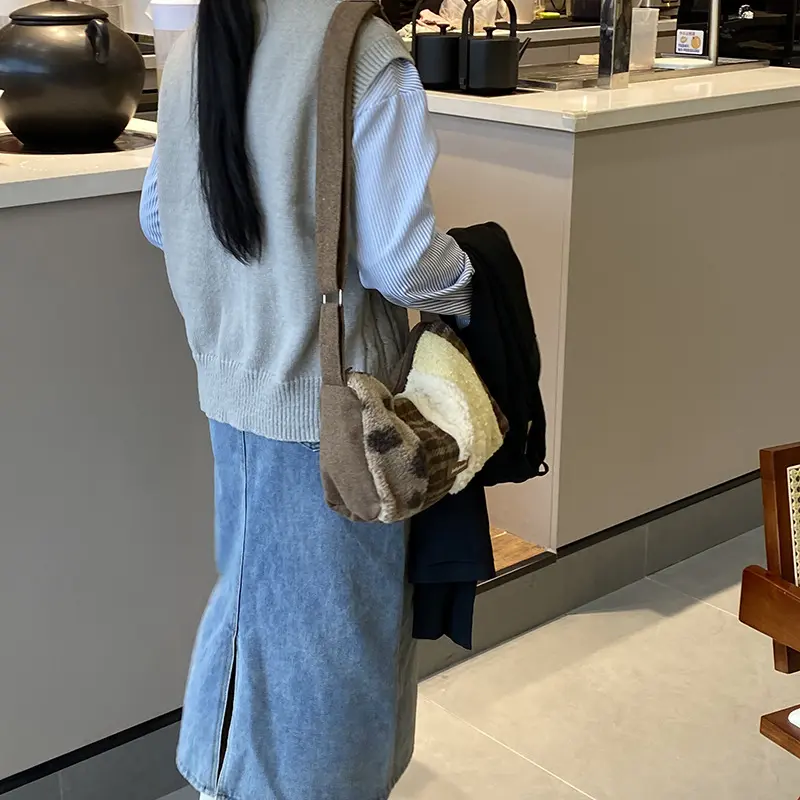 Contrast Color Splicing Design Ladies Shoulder Bags Plush Vintage Leopard Girls Tote Handbag Large Capacity Female Crossbody Bag