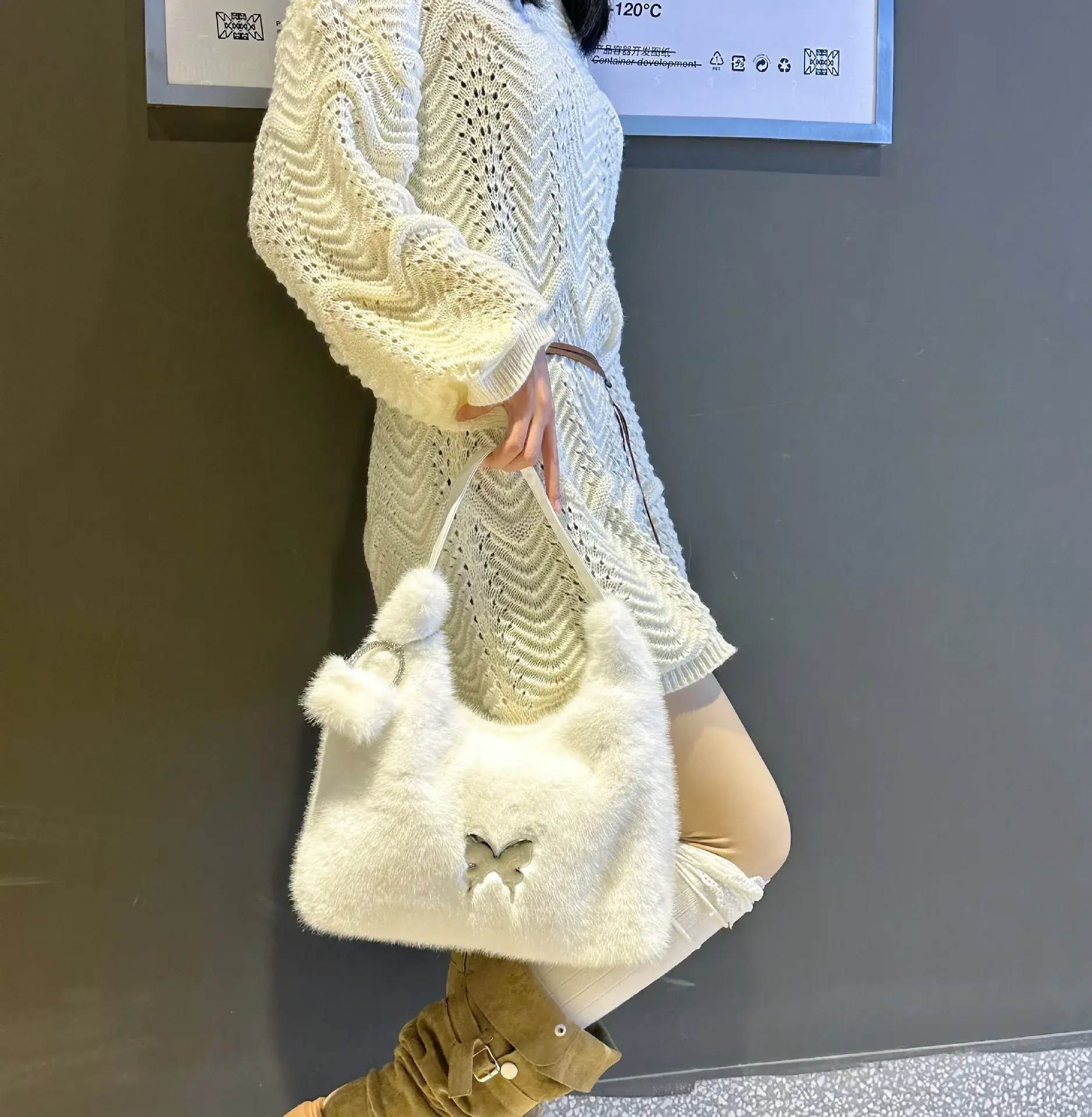 Fashion Butterfly Women's Furry Shoulder Bags Bowknot Soft Plush Ladies Underarm Bag Elegant Female Faux Fur Small Handbags