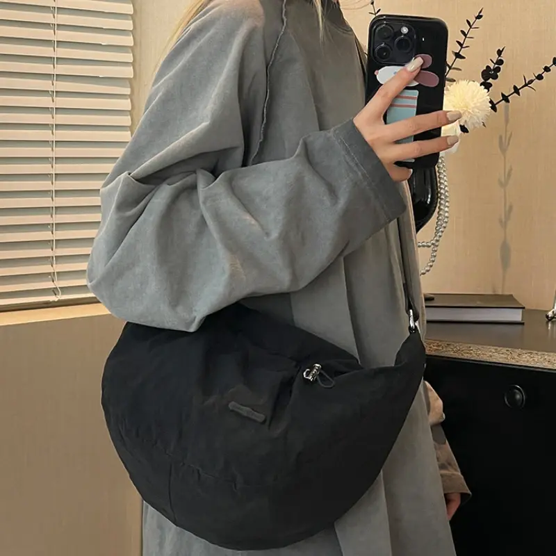 Waterproof Nylon Cloth Ladies Underarm Bag Outdoor Travel Girls Handbag Casual Pleated Design Drawstring Shoulder Bags for Women