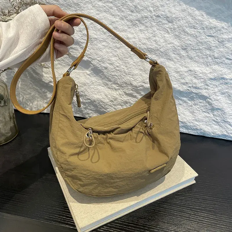 Waterproof Nylon Cloth Ladies Underarm Bag Outdoor Travel Girls Handbag Casual Pleated Design Drawstring Shoulder Bags for Women