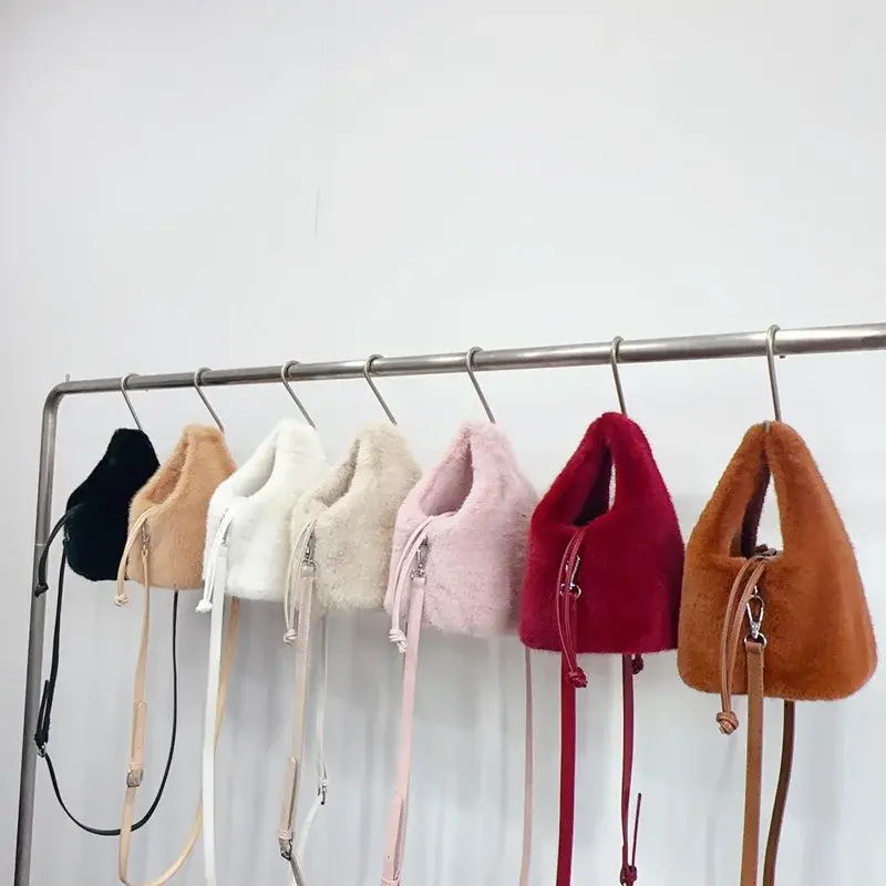 Furry Small Bucket Handbags Women Faux Fur Shoulder Bags Solid Color Ladies Plush Crossbody Bag Winter Fashion Female Tote Purse