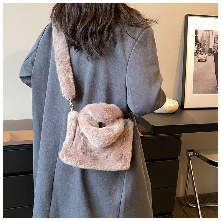 Winter Soft Plush Women's Handbags Solid Color Ladies Furry Square Shoulder Bags Portable Female Faux Fur Crossbody Bag Purse