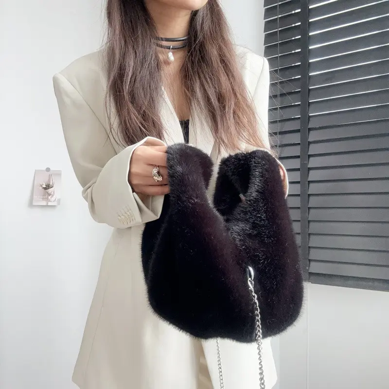 Cute Winter Plush Handbags for Women Solid Color Portable Ladies Furry Crossbody Bags Luxury Faux Fur Female Clutch Shoulder Bag