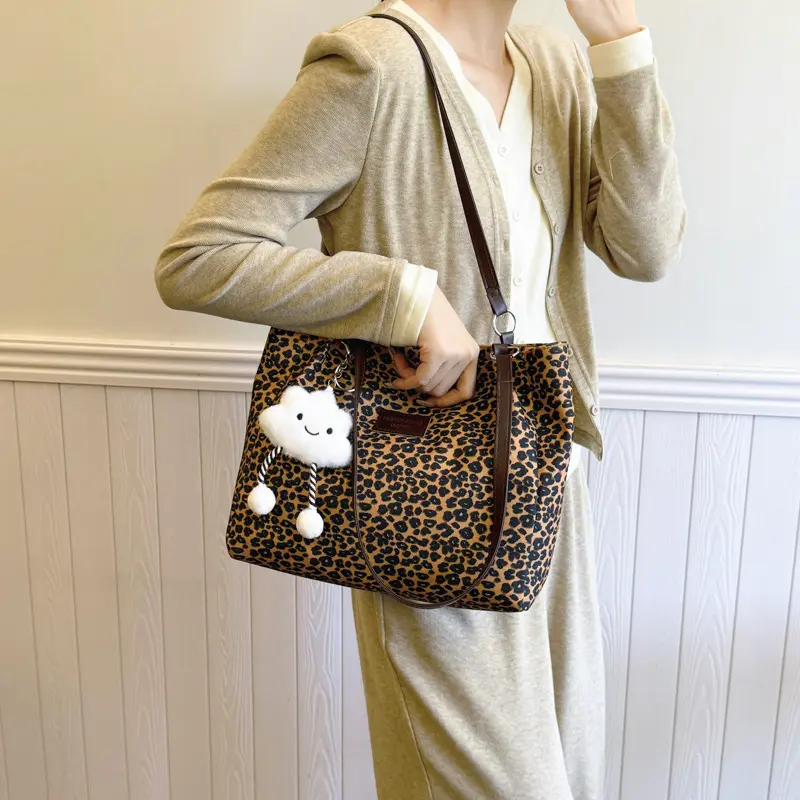 Retro Casual Leopard Print Women's Shoulder Bags Large Capacity Commuter Ladies Handheld Bag Fashion Cool Girls Shopping Tote