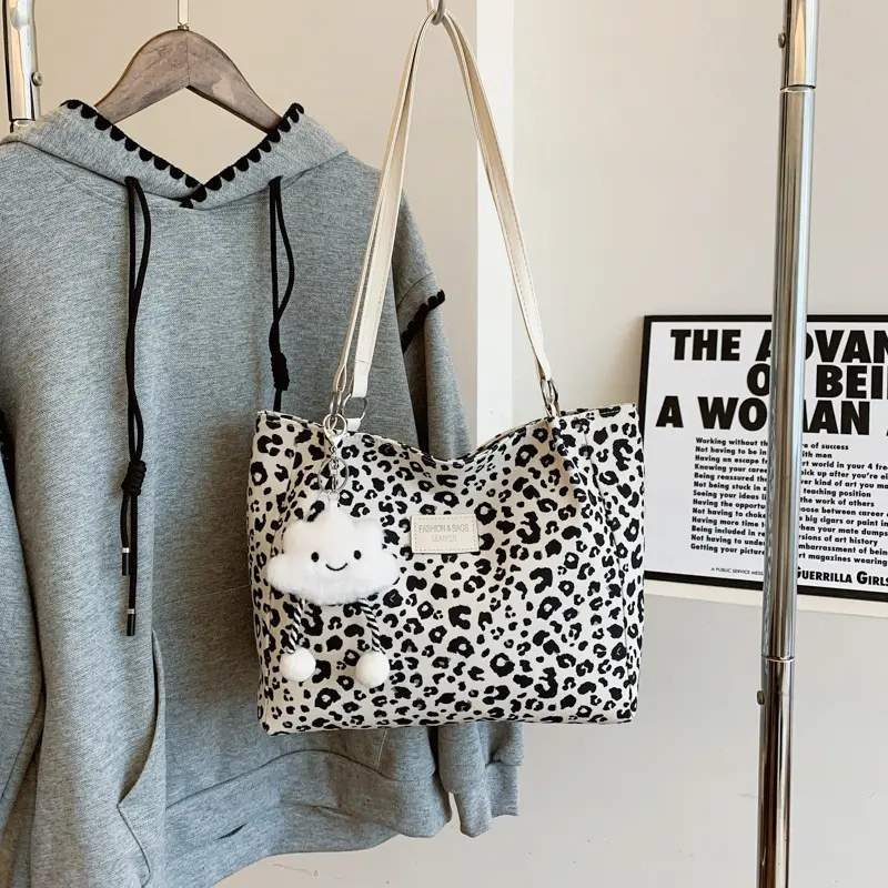 Retro Casual Leopard Print Women's Shoulder Bags Large Capacity Commuter Ladies Handheld Bag Fashion Cool Girls Shopping Tote