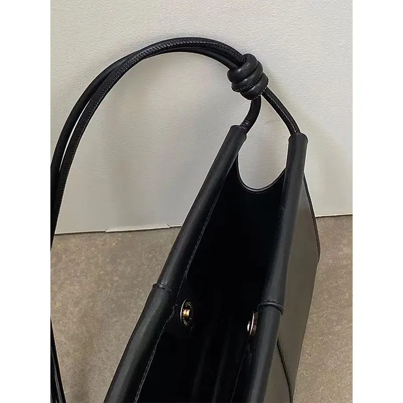 Simple Style Ladies Commute Shoulder Bags Pu Leather Women's Fashion Handbags Solid Color Female Underarm Bag Portable Purse