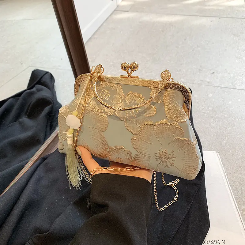 Fashion Elegant Women Shoulder Bags Clutch Chinese Style Ladies Chain Crossbody Bag Casual Girls Handbags Purse Tassel Pendant