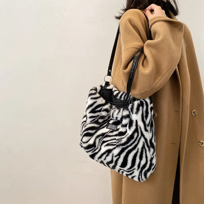 Leopard Pattern Plush Shoulder Bag for Women Winter Fashion Purse Handbags Big Messenger Bags Soft Warm Fur Female Casual Tote