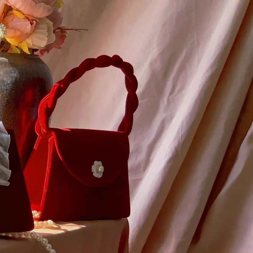 Vintage Pearl Chain Women's Small Square Shoulder Bags Ladies Red Velvet Crossbody Bag Luxury Femlae Underarm Bag Purse Handbags