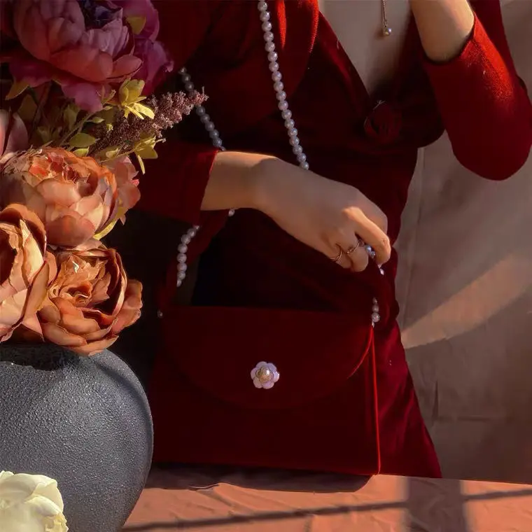 Vintage Pearl Chain Women's Small Square Shoulder Bags Ladies Red Velvet Crossbody Bag Luxury Femlae Underarm Bag Purse Handbags