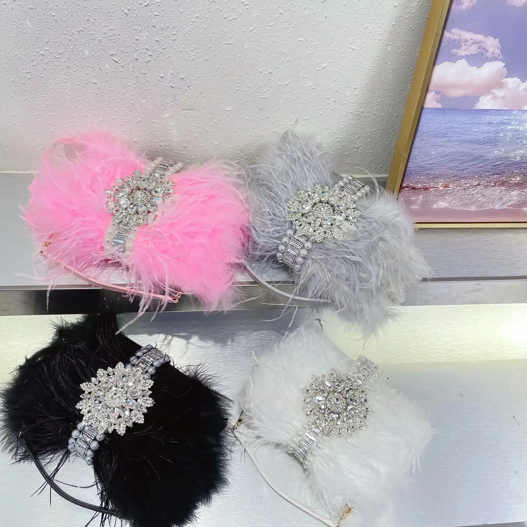 Luxury Feathers Handbags Designer Rhinestone Evening Bags for Women Diamond Shoulder Crossbody Bag Pearl Faux Fur Wedding Purses
