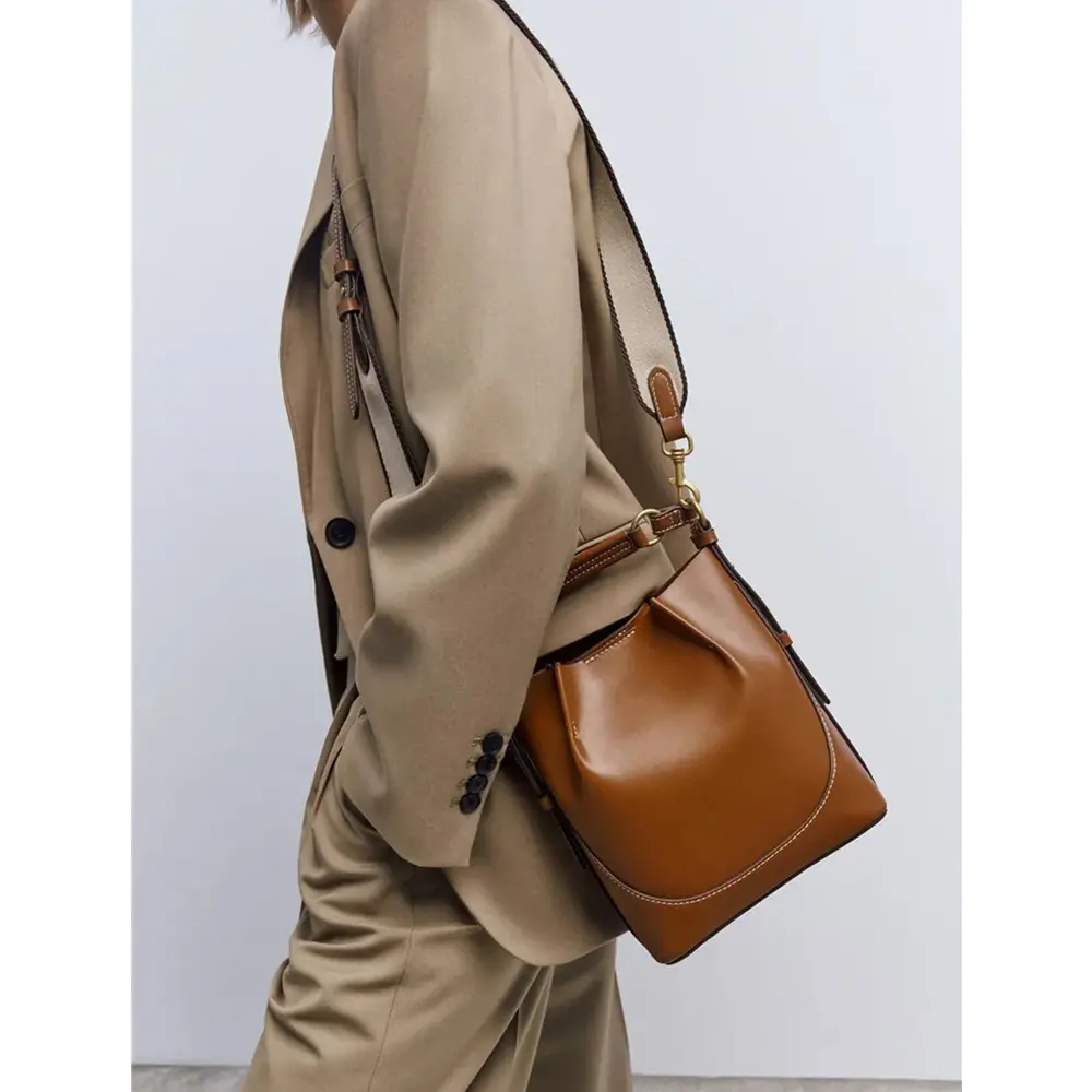 Fashion Wide Strap Bucket Bag High Quality Shoulder Bag Small Purses and Handbags Designer Bags for Women 2024 Crossbody Bags