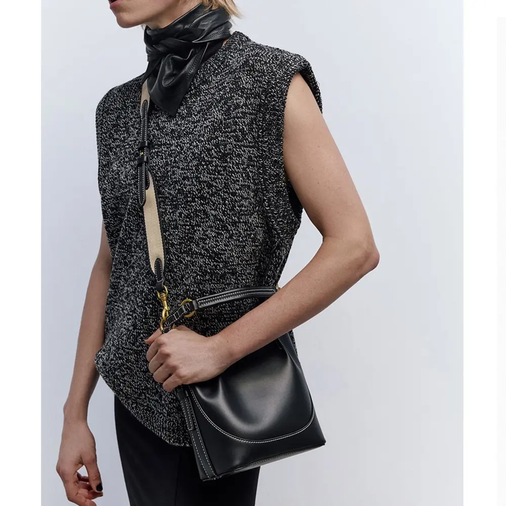 Fashion Wide Strap Bucket Bag High Quality Shoulder Bag Small Purses and Handbags Designer Bags for Women 2024 Crossbody Bags
