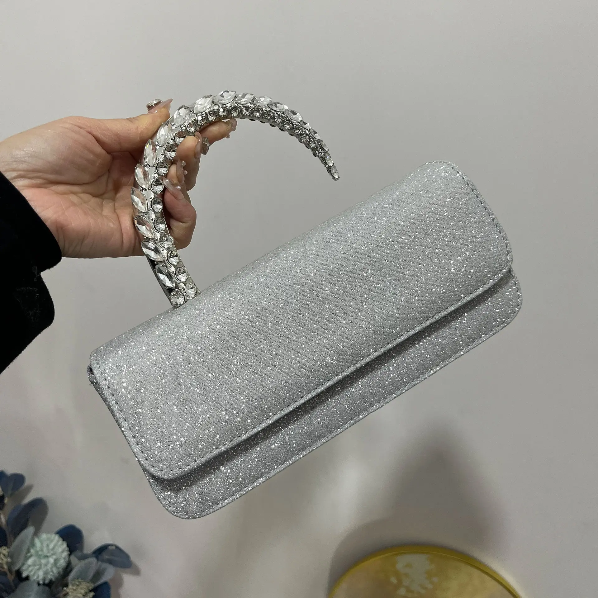 Luxury Crystal Handle Women Handbag Fashion Satin Silk Evening Bags for Women Diamond Shoulder Crossbody Bag Party Clutch Ladies