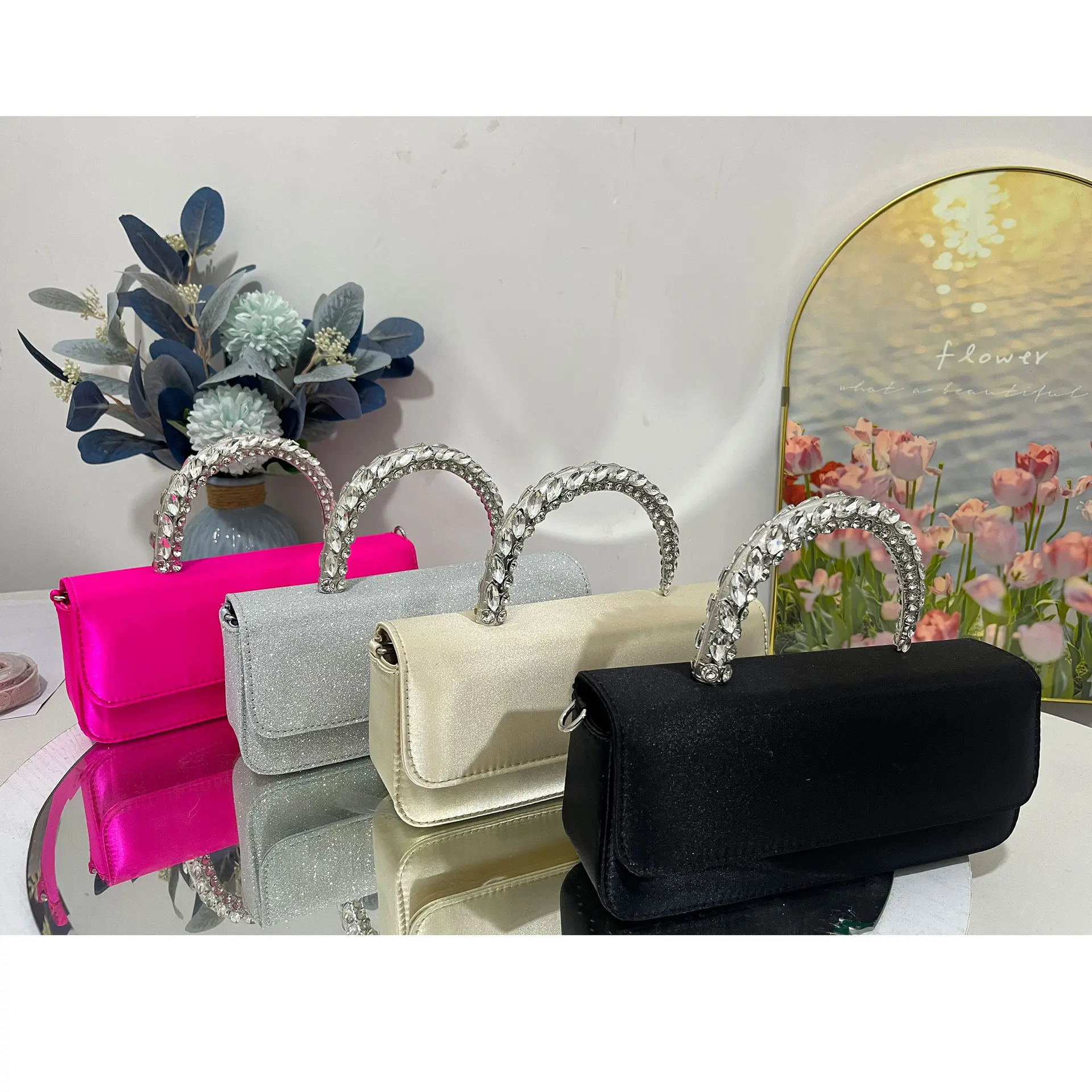 Luxury Crystal Handle Women Handbag Fashion Satin Silk Evening Bags for Women Diamond Shoulder Crossbody Bag Party Clutch Ladies