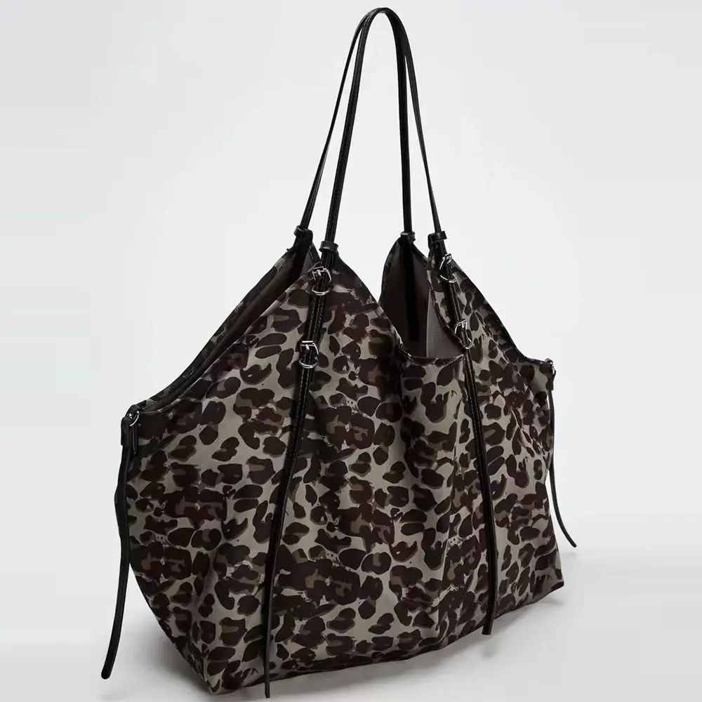 Fashion Leopard Tote Bags for Women Satin Shoulder Bag Animal Printed Designer Handbags Large Capacity Silk Shopper Purses New