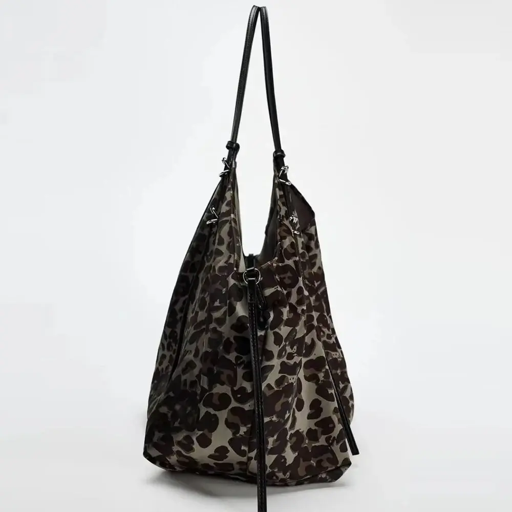 Fashion Leopard Tote Bags for Women Satin Shoulder Bag Animal Printed Designer Handbags Large Capacity Silk Shopper Purses New
