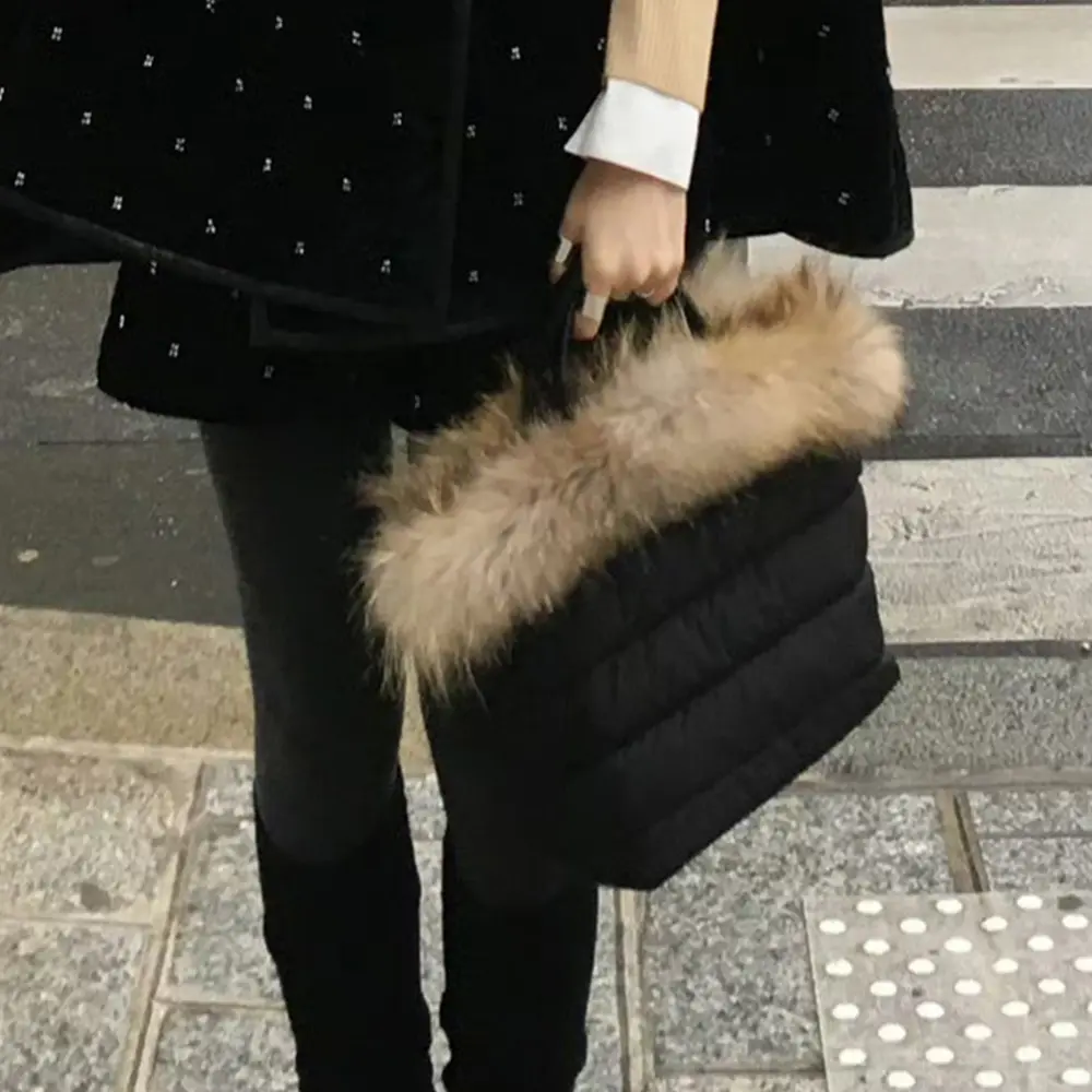 Fluffy Space Cotton Bucket Bag Luxury Designer Padded Handbags Nylon Quilting Shoulder Bag Down Faux Fur Bags for Women 2025 New