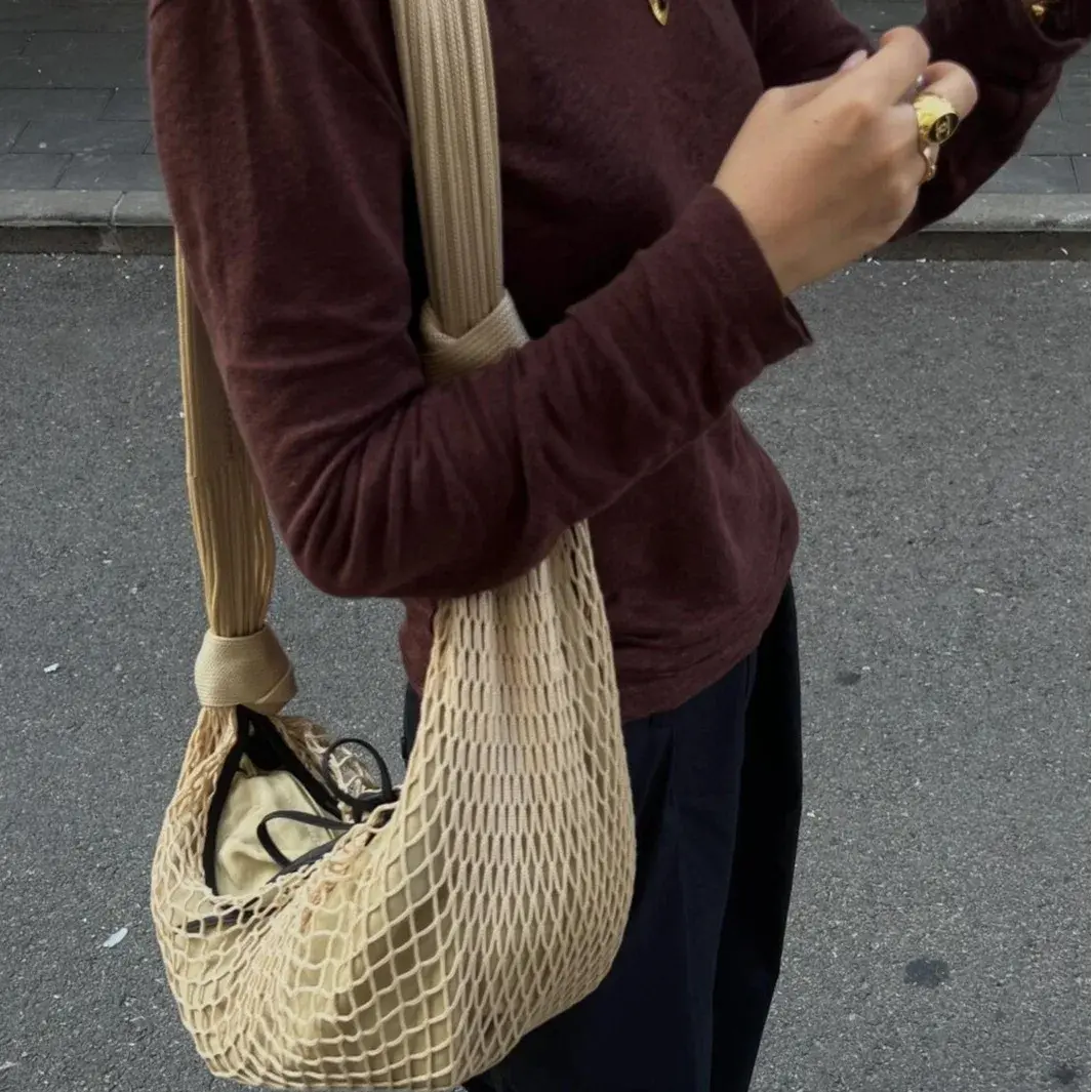 Fashion Designer Mesh String Bag Hollow Fishing Net Shoulder Crossbody Bag Half Moon Hobos Tote Bags for Women Croissant Shopper