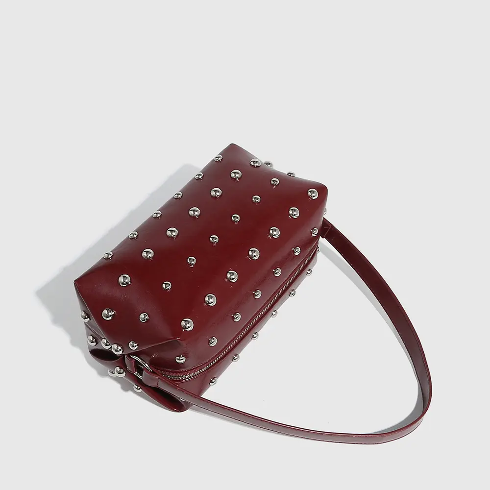 Luxury Rivet Shoulder Bag Fashion Chains Crossbody Bags for Women 2025 Soft PU Leather Pillow Women's Bag Punk Studded Clutch