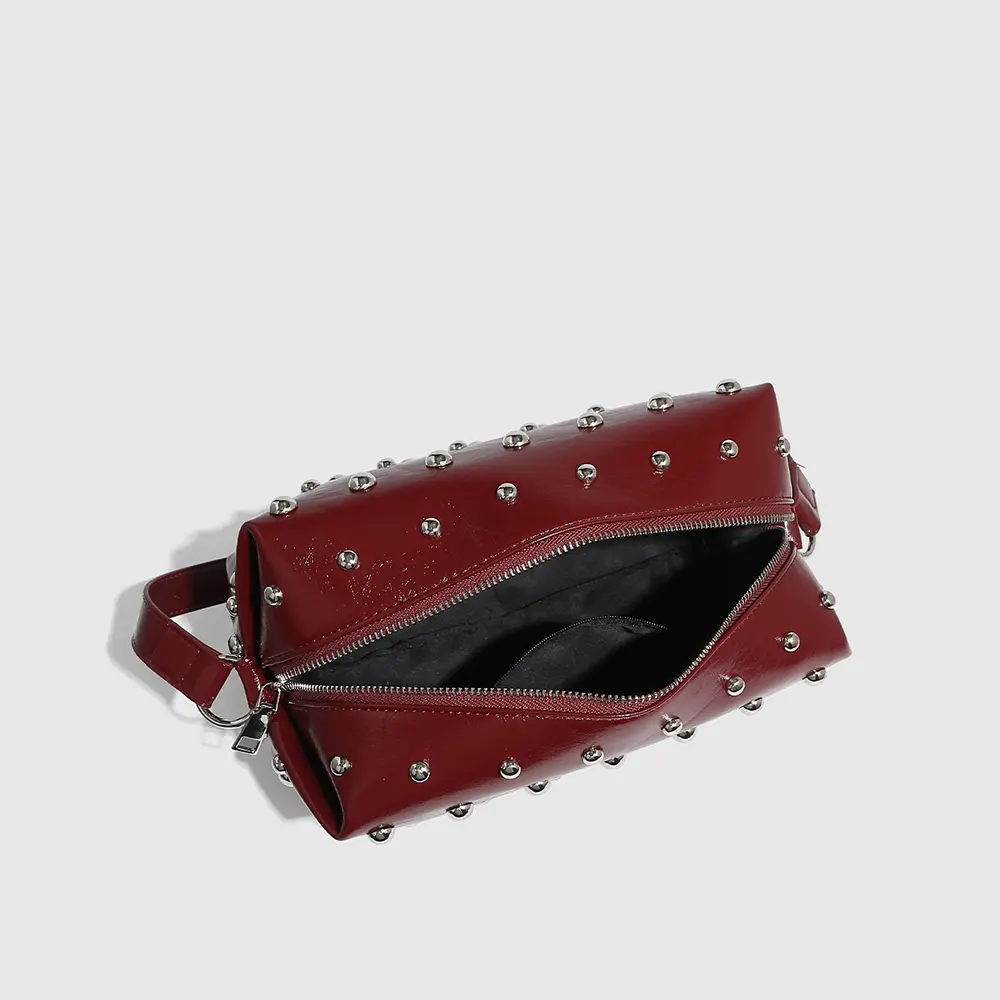 Luxury Rivet Shoulder Bag Fashion Chains Crossbody Bags for Women 2025 Soft PU Leather Pillow Women's Bag Punk Studded Clutch
