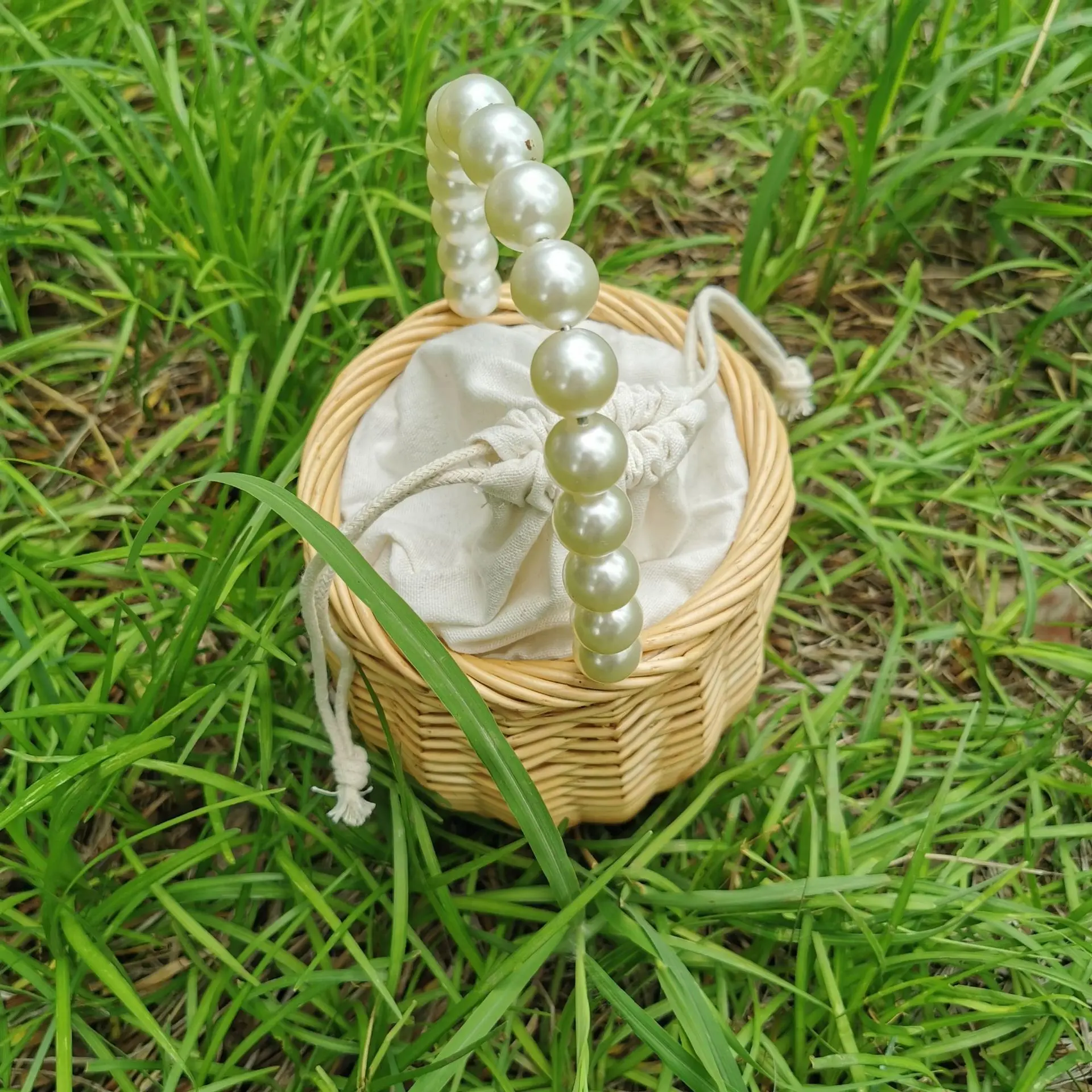 Fashion Pearls Handle Rattan Bags for Women Handbag Handmade Woven Straw Beach Bag Drawstring Wicker Basket Bag Purse Clutch NEW