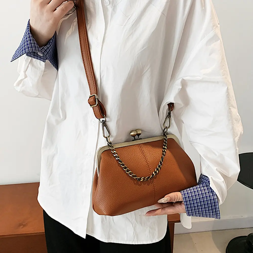 Vintage Shell Clip Shoulder Bag Lichee Pattern Frame Handbags Chains Sling Crossbody Bags for Women Kisslock Coin Lipstick Purse