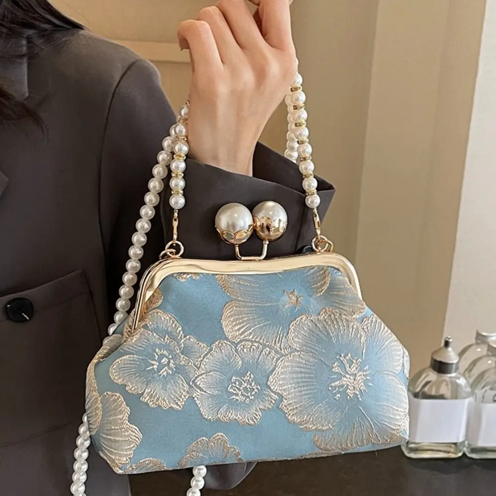 Chinese Style Embroidered Shoulder Bag Clutch Women 2025 French Vintage Luxury Pearl Purse Elegant Fashion Wedding Party Handbag