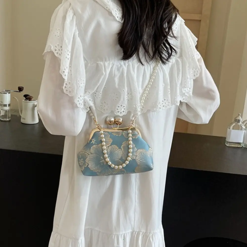 Chinese Style Embroidered Shoulder Bag Clutch Women 2025 French Vintage Luxury Pearl Purse Elegant Fashion Wedding Party Handbag