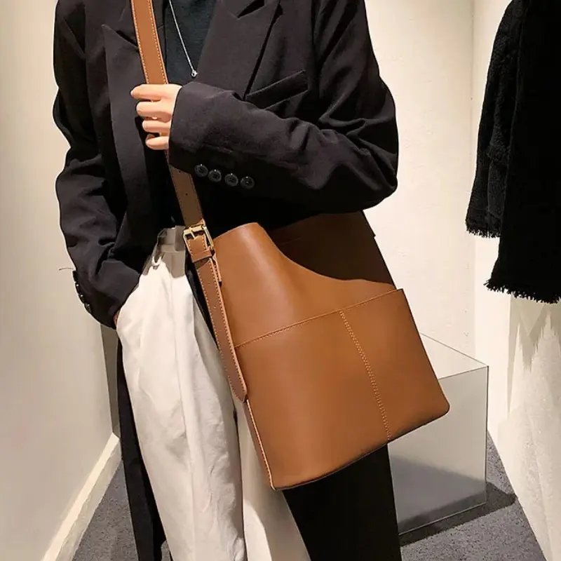 Fashionable 2025 Women's Leather Shoulder Bucket Bags Handbags Winter Fall Autumn Femme Design Casual Sac De Luxe Femme Vintage