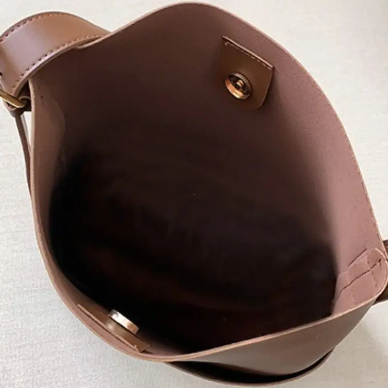 Fashionable 2025 Women's Leather Shoulder Bucket Bags Handbags Winter Fall Autumn Femme Design Casual Sac De Luxe Femme Vintage