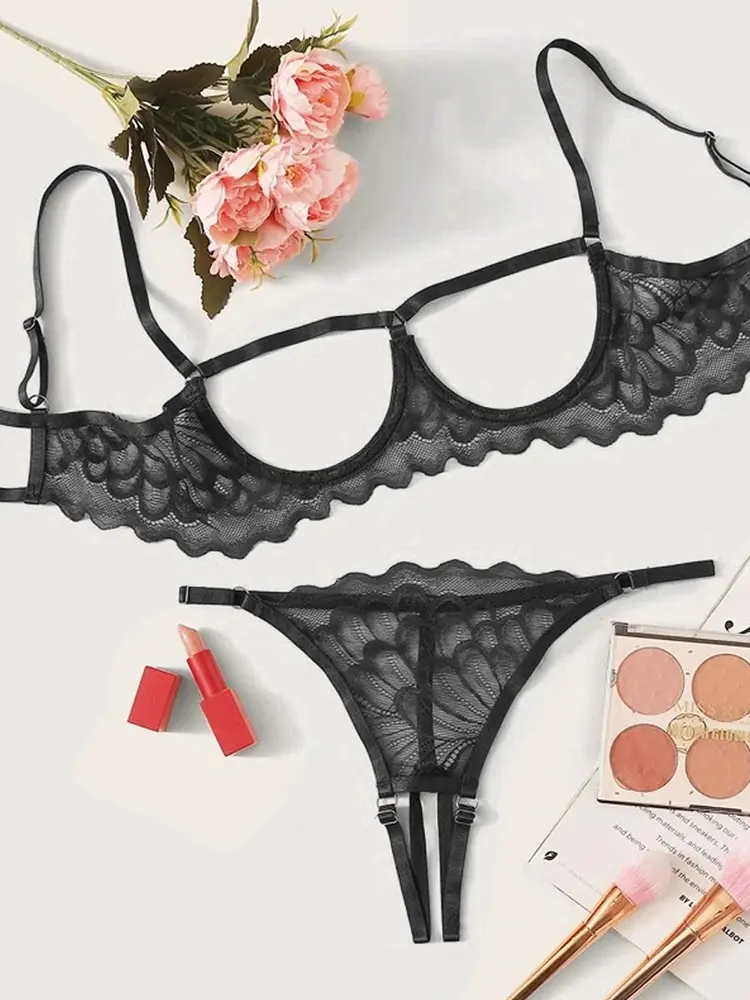 Clearance Sale New Sexy Bowknot Bra Set Women'S Hollow Out Underwear Erotic Cut Out Bra Lingerie G String Thong Set Wholesales