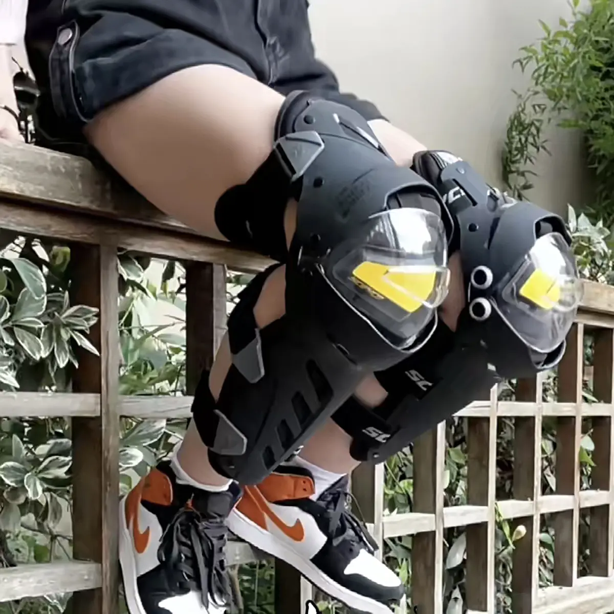 SCOYCO Motorcycle Knee Pads CE Certified - Adjustable Motocross Knee & Shin Guards for Men, Anti-Slip 2-in-1 Crashproof Armor