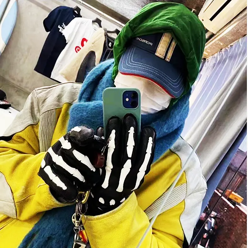 Unisex All Seasons Touchscreen Windproof Deerskin Motorcycle Gloves Retro Design for Women Riding Comfort and Safety Gear