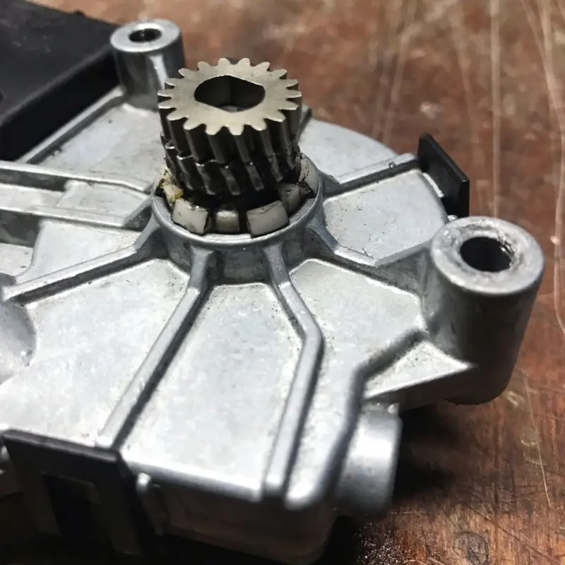 Upgraded Sunroof Motor Gear Sunroof Motor Gear Repair Replacement fitting for W203 W204 Compact Size Gear