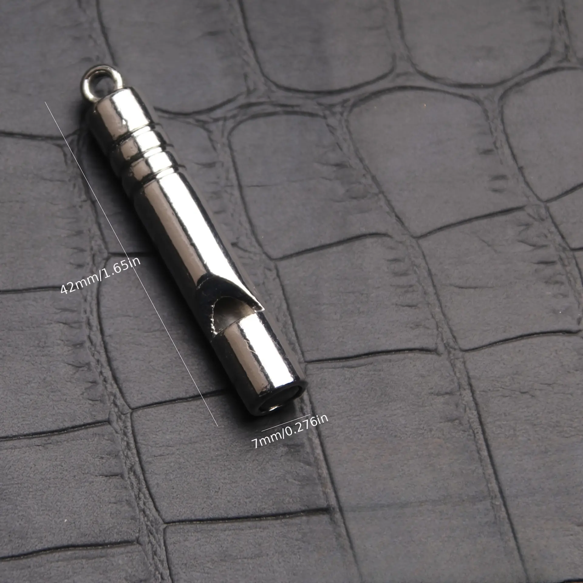 1PC Outdoor hiking and camping portable survival equipment whistle