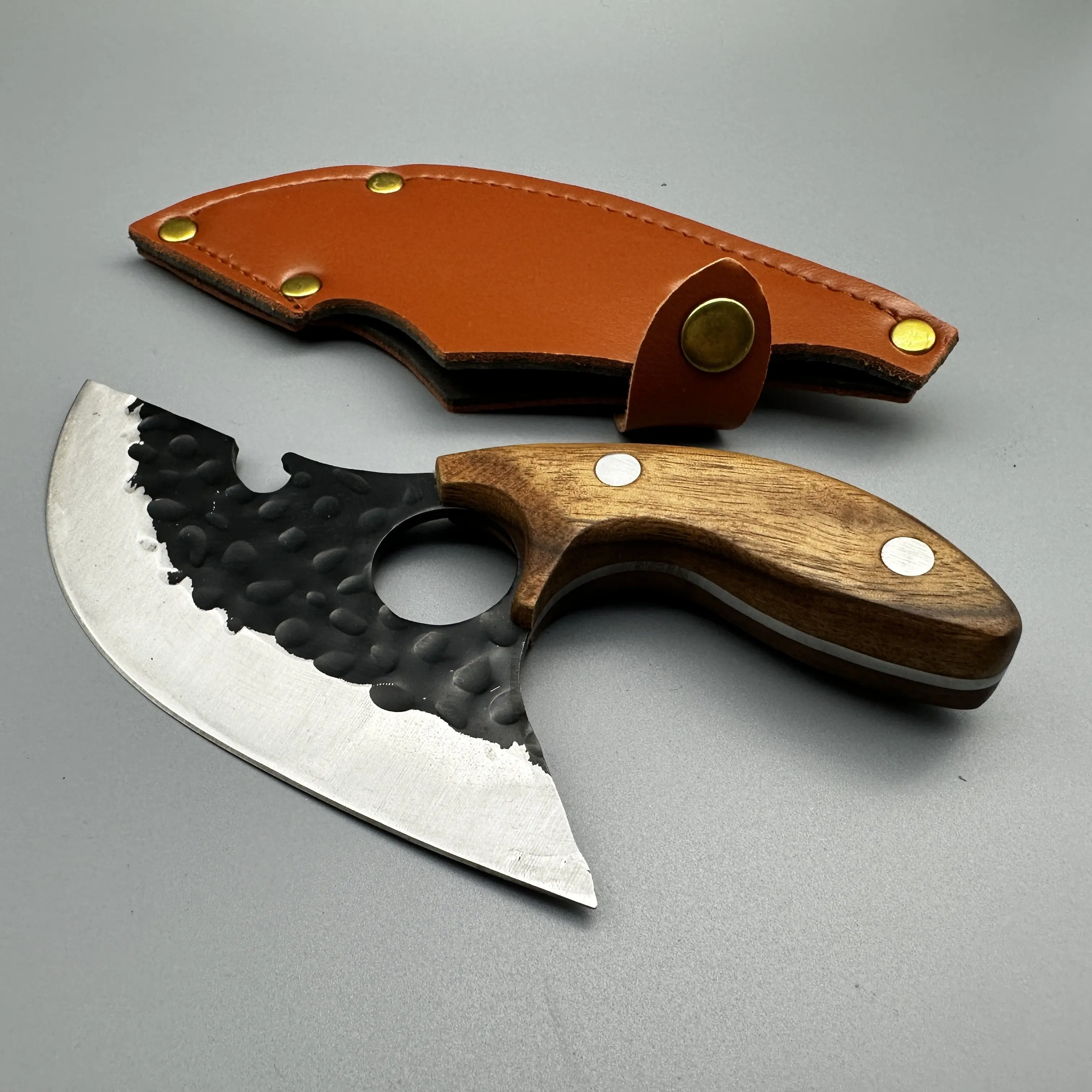1pc Forged and tempered small curved knife, multi-functional meat cutting and fish gutting knife.