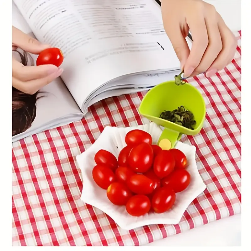 4PCS Creative clip seasoning dish, oil vinegar soy sauce kitchen artifact seasoning box set
