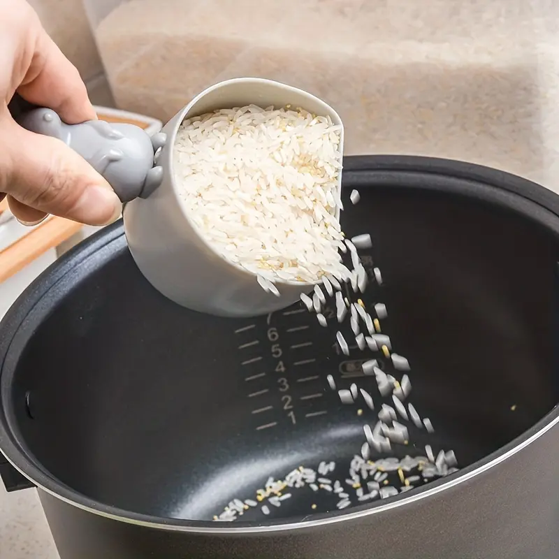 1PC Multi functional rice spoon cartoon mouse handle digging spoon household kitchen small tool plastic rice measuring cup