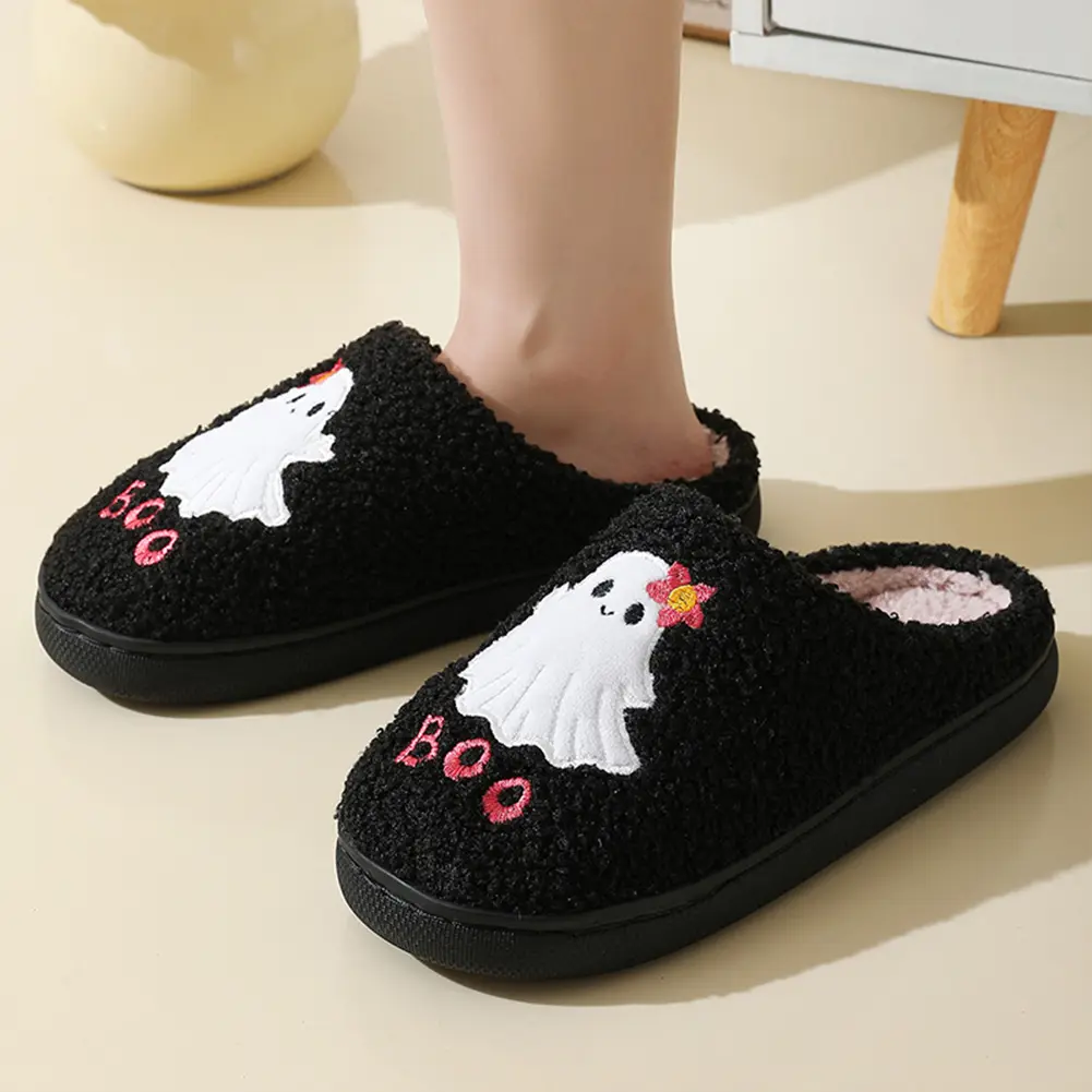 Halloween Ghost Plush Slippers Closed Toe Slippers Comfortable Warm Slip-on House Shoes Anti Slip Soft Furry Slipper for Winter