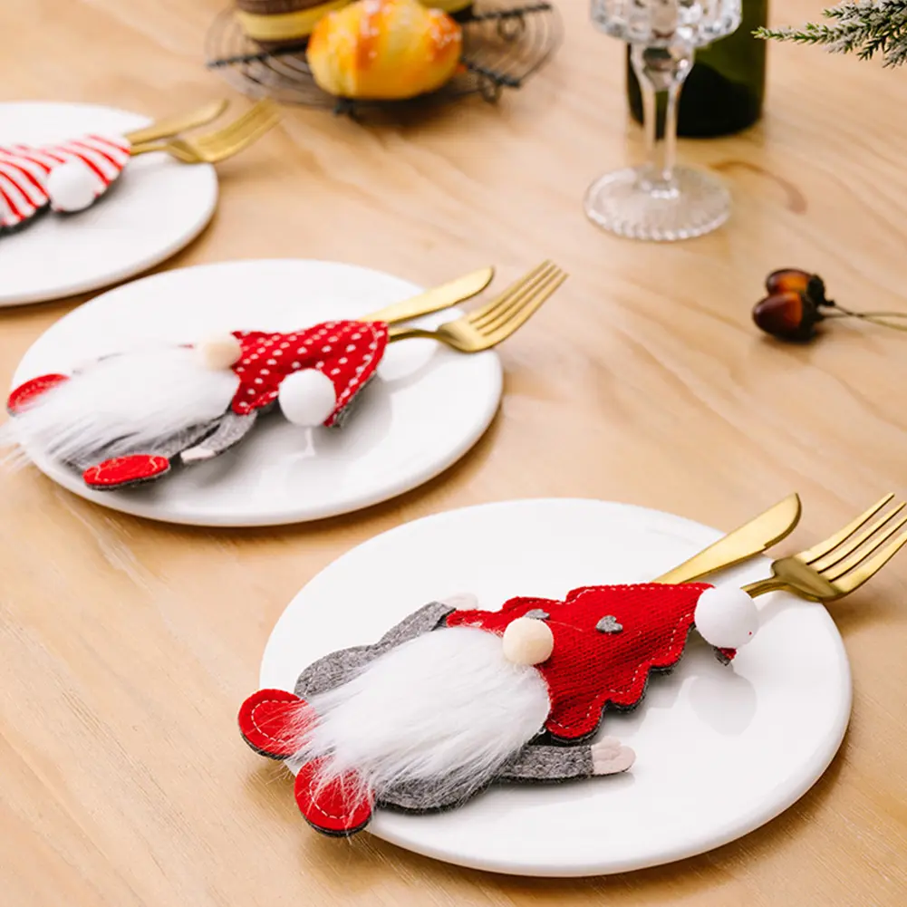 Christmas Tableware Holder Santa Claus Tableware Storage Bags Festival Theme Non-Woven Cloth New Year Party Dinner Decoration