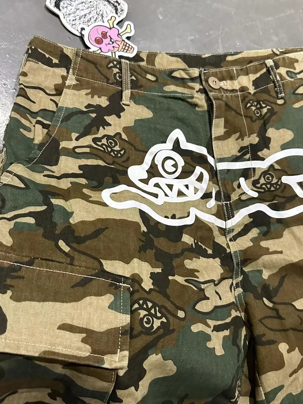25ss Icecream Running Dog Shorts Trendy American Brand Camouflage Cargo Shorts Multi-Pocket Casual Outdoor Short Pants