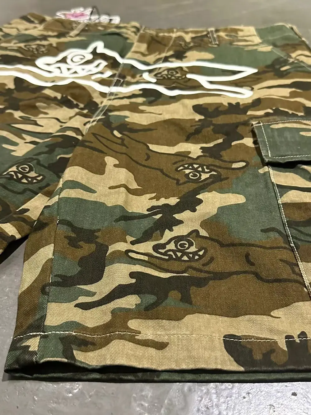 25ss Icecream Running Dog Shorts Trendy American Brand Camouflage Cargo Shorts Multi-Pocket Casual Outdoor Short Pants