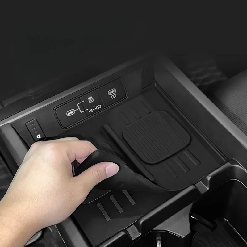 for Hyundai Santa Fe 2024 Wireless Charging Pad Auto Interior Accessories Car Phone Non-slip Charger Mat Silicone Protective Pad