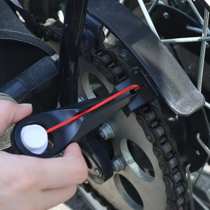 1-2Sets Motorcycle Chain Oiling Diverter Chains Wax Cleaner Attachment Spray Gear Motorcycle Bike Bicycle Equipments Repair Tool